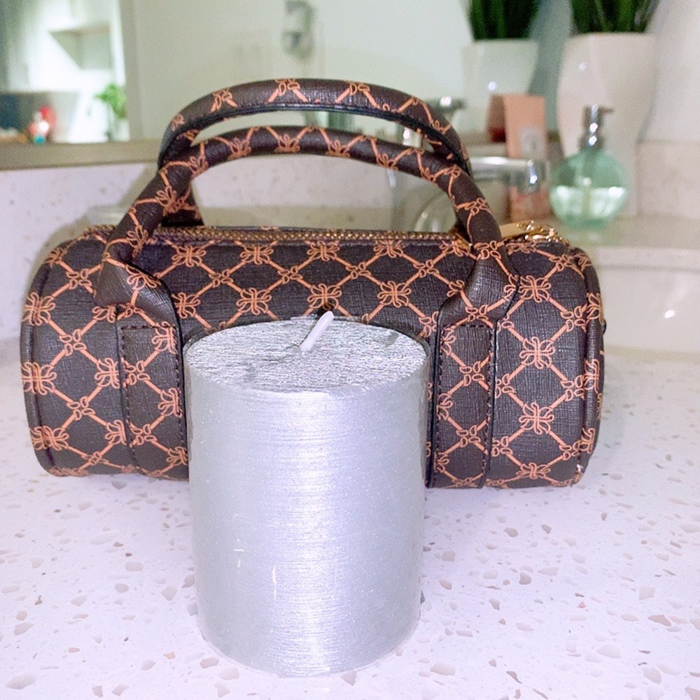 Purse - Picture 2 of 3